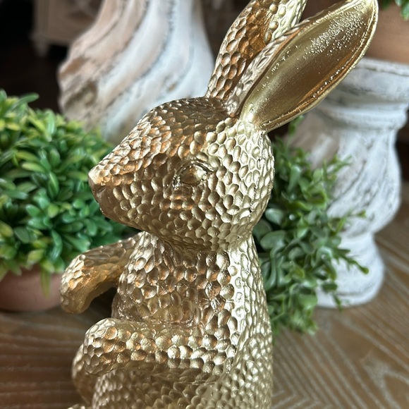 NEW! Shabby Chic Farmhouse Spring Garden Bunny Rabbit Metallic Gold Resin Statue - Picture 7 of 8
